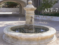 Antique pool fountain with ballustrade